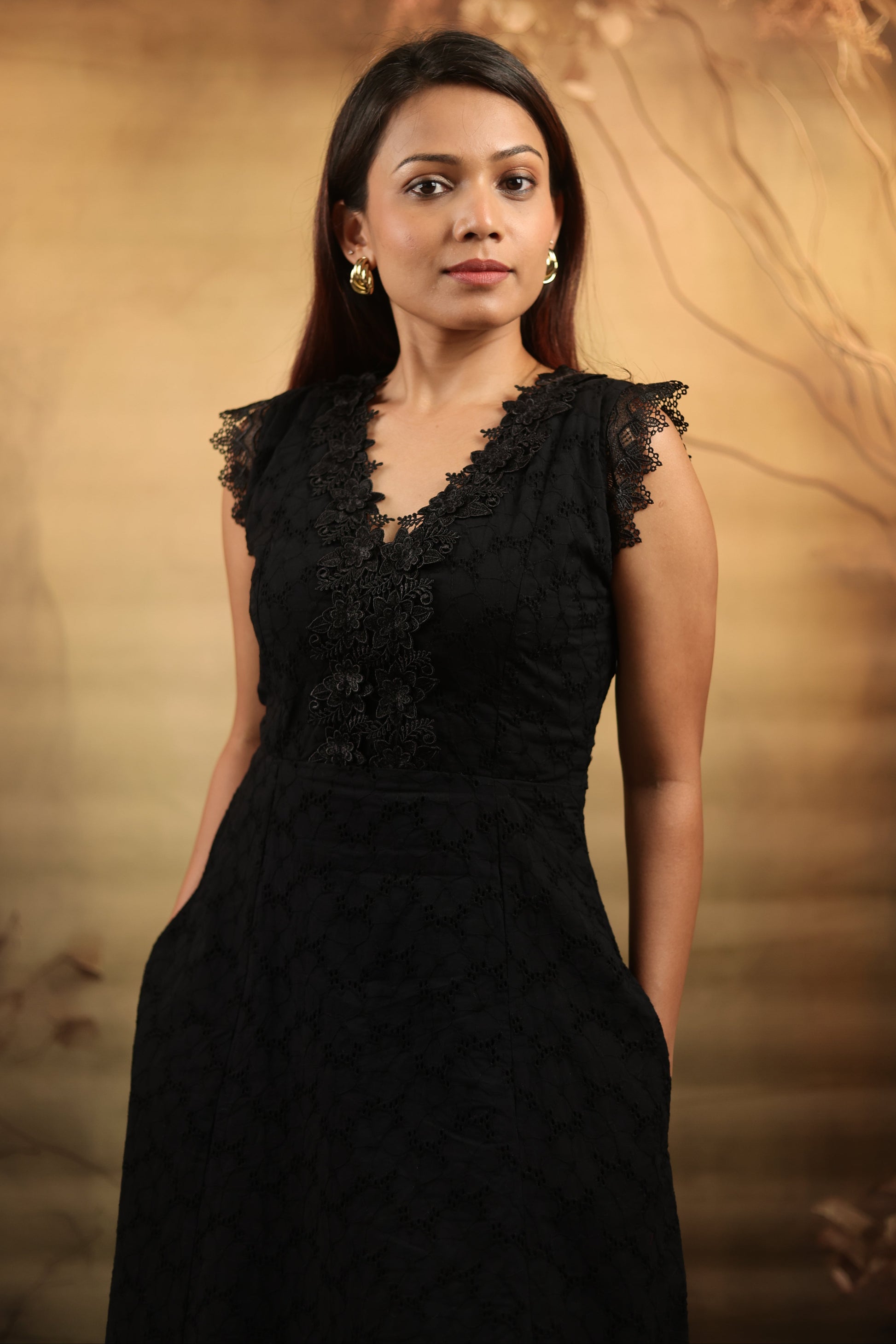 Black Cotton Schiffli Midi Dress – Perfetite