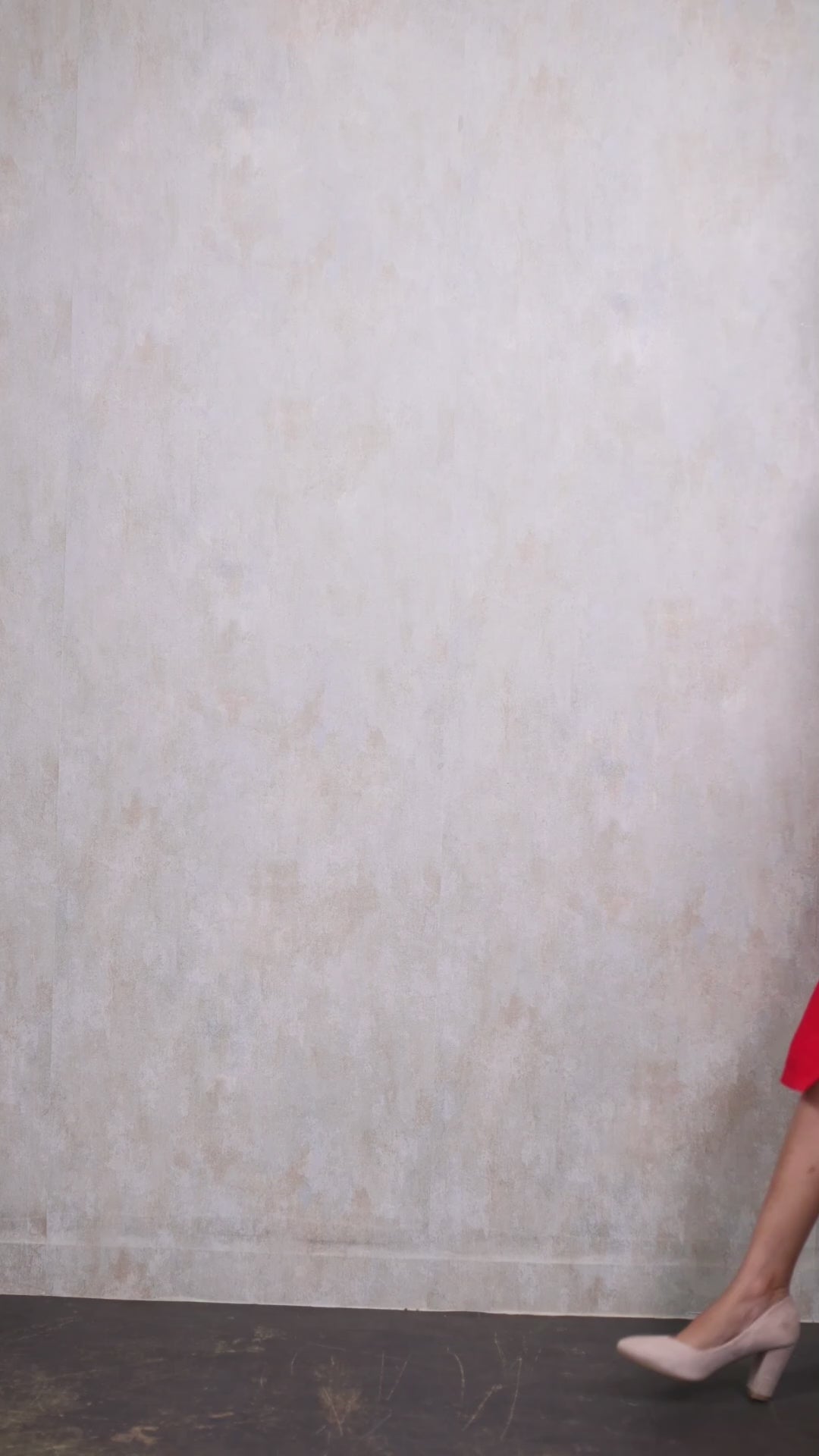 Video for red midi cotton petite dress with pockets and tie string details
